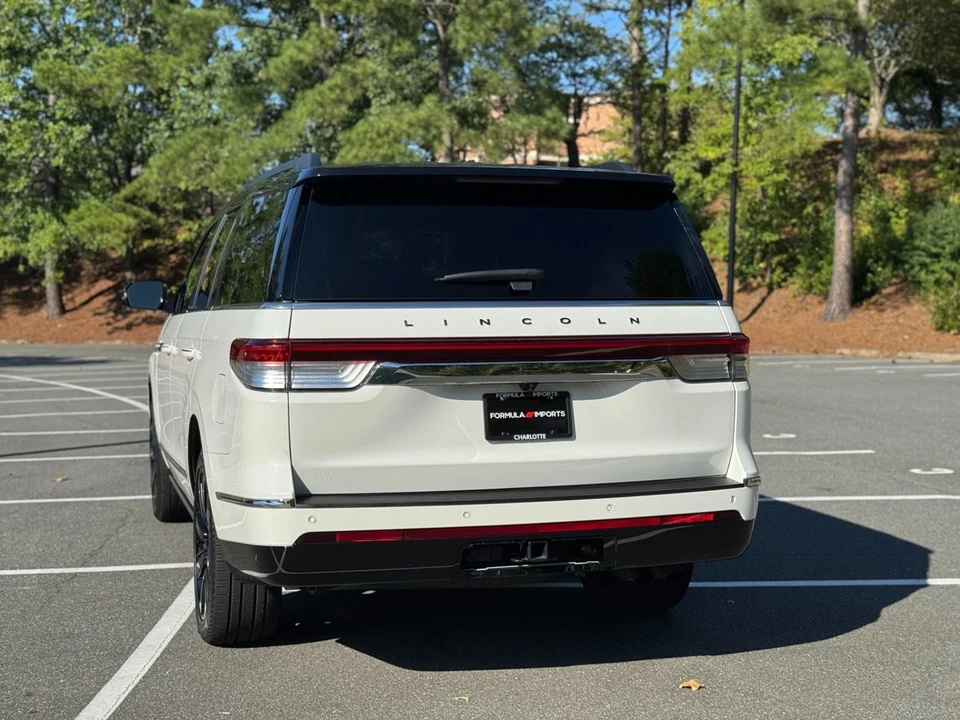 2023 Lincoln Navigator 4th Gen - Image 9 of 21