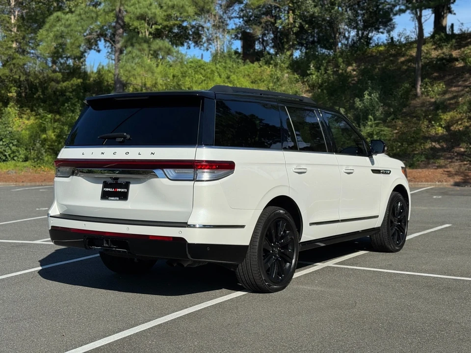 2023 Lincoln Navigator 4th Gen - Image 12 of 21