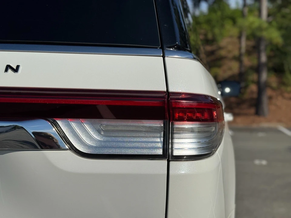 2023 Lincoln Navigator 4th Gen - Image 18 of 21