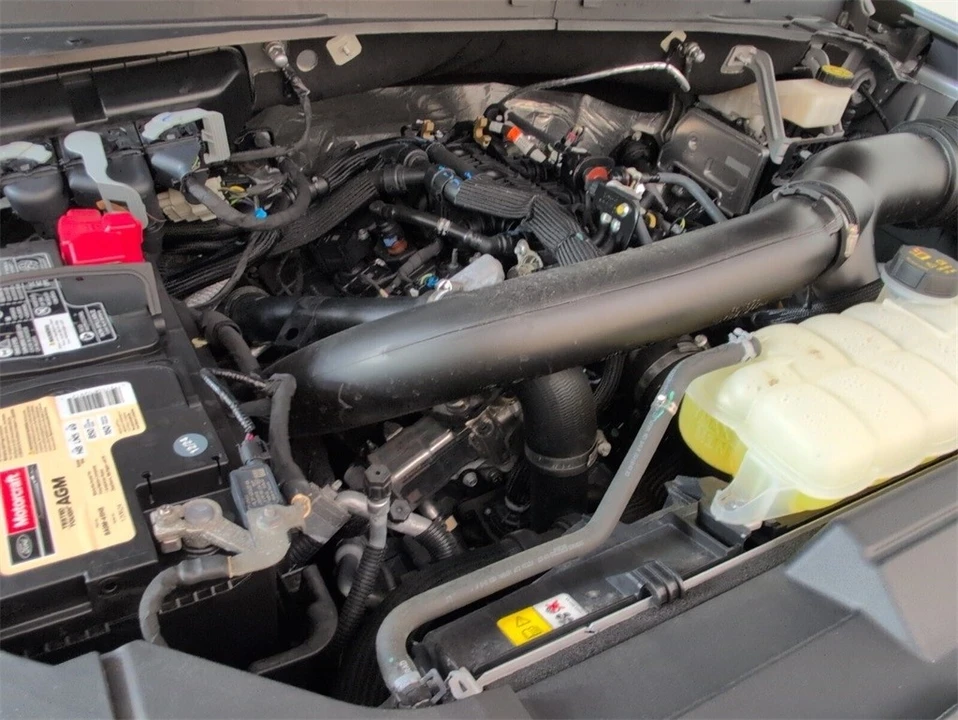2023 Lincoln Navigator 4th Gen - Image 16 of 21