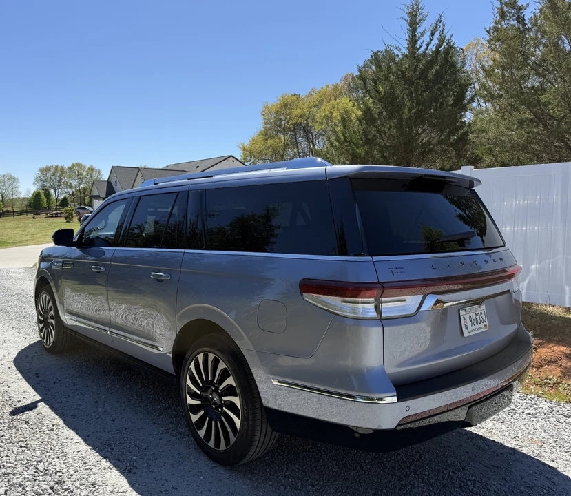 2023 Lincoln Navigator 4th Gen - Image 9 of 9