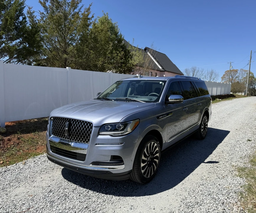 2023 Lincoln Navigator 4th Gen - Image 2 of 9