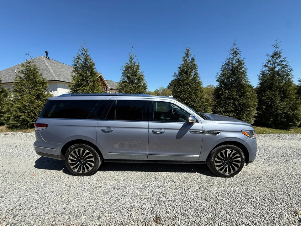 2023 Lincoln Navigator 4th Gen - Image 7 of 9