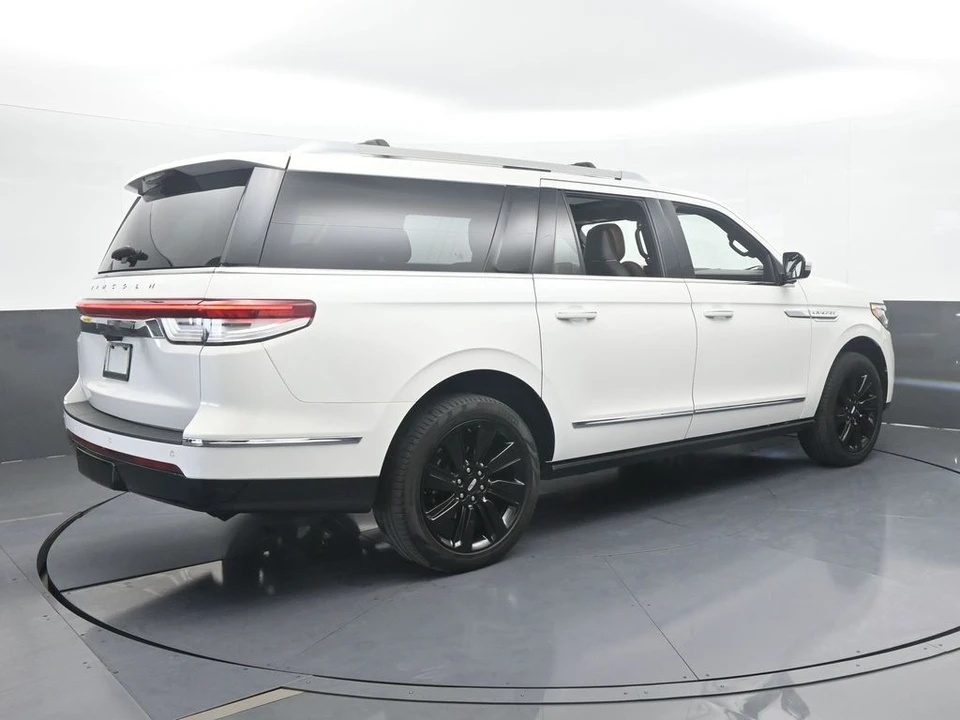 2023 Lincoln Navigator 4th Gen - Image 6 of 12