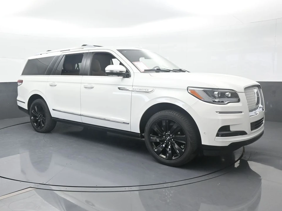 2023 Lincoln Navigator 4th Gen - Image 8 of 12
