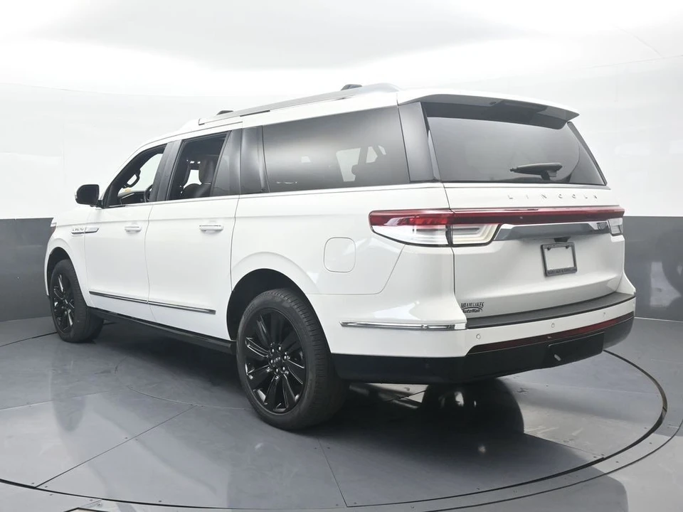2023 Lincoln Navigator 4th Gen - Image 4 of 12