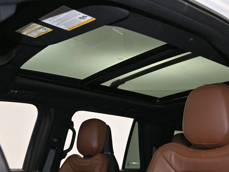 2023 Lincoln Navigator 4th Gen - Image 11 of 12