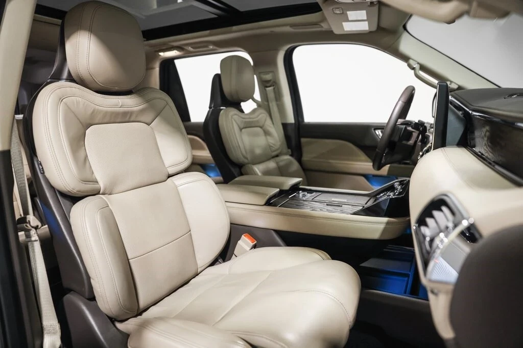 2023 Lincoln Navigator 4th Gen - Image 18 of 21