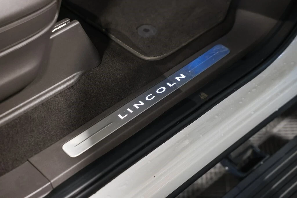 2023 Lincoln Navigator 4th Gen - Image 21 of 21