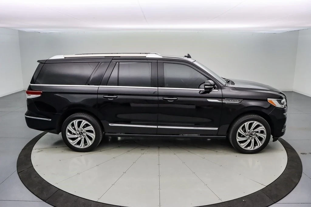 2023 Lincoln Navigator 4th Gen - Image 4 of 21