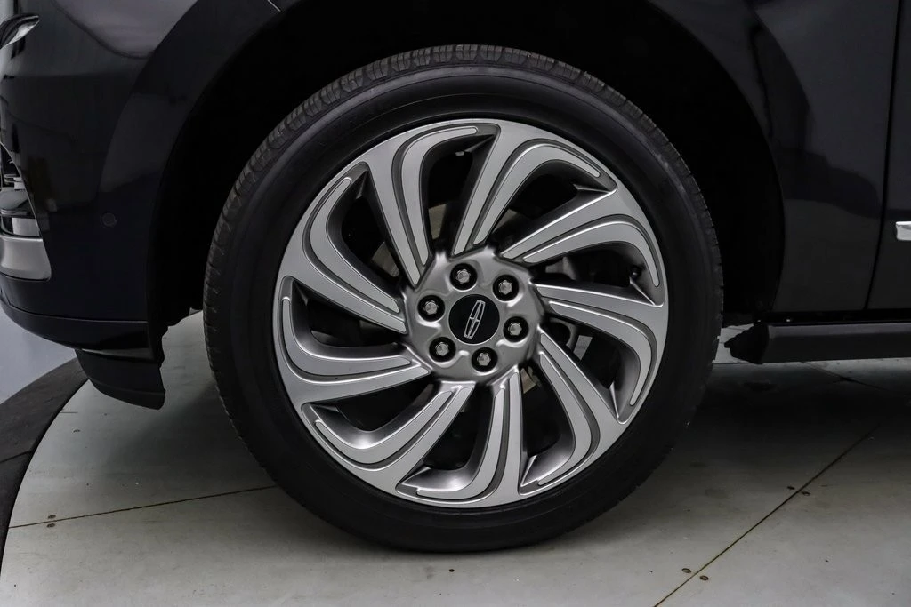 2023 Lincoln Navigator 4th Gen - Image 11 of 21