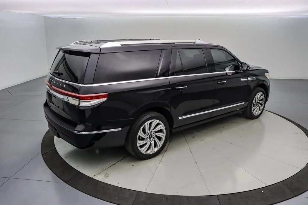 2023 Lincoln Navigator 4th Gen - Image 5 of 21