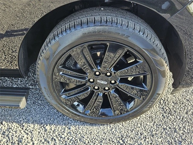 2023 Lincoln Navigator 4th Gen - Image 18 of 21