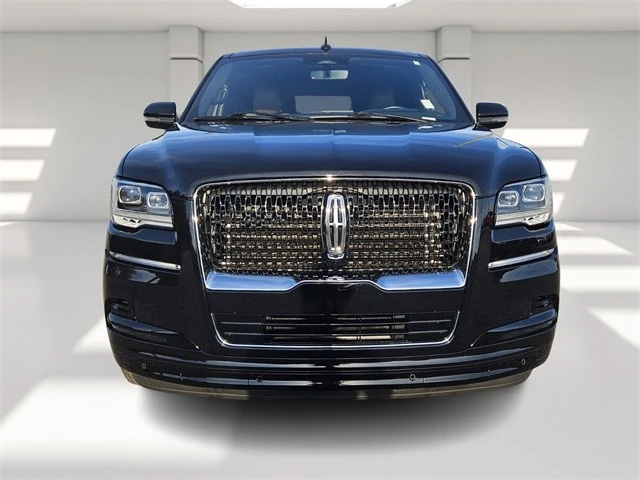 2023 Lincoln Navigator 4th Gen - Image 8 of 21