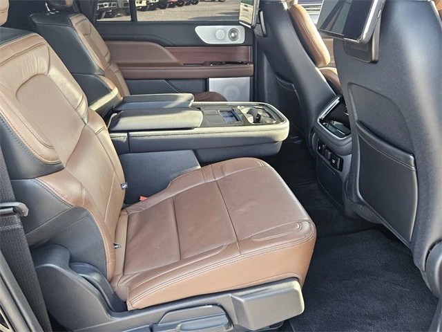 2023 Lincoln Navigator 4th Gen - Image 15 of 21