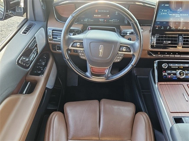 2023 Lincoln Navigator 4th Gen - Image 12 of 21