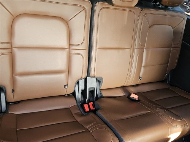 2023 Lincoln Navigator 4th Gen - Image 16 of 21