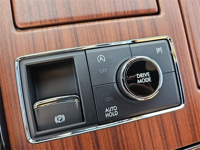 2023 Lincoln Navigator 4th Gen - Image 21 of 21