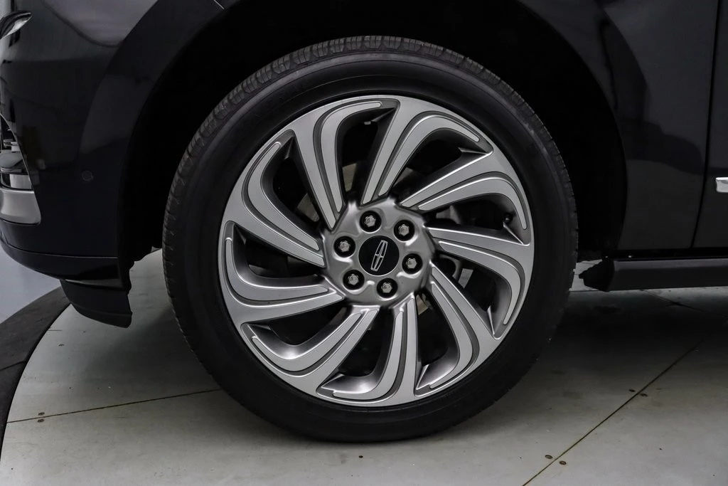 2023 Lincoln Navigator 4th Gen - Image 11 of 21