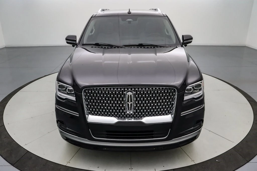 2023 Lincoln Navigator 4th Gen - Image 10 of 21