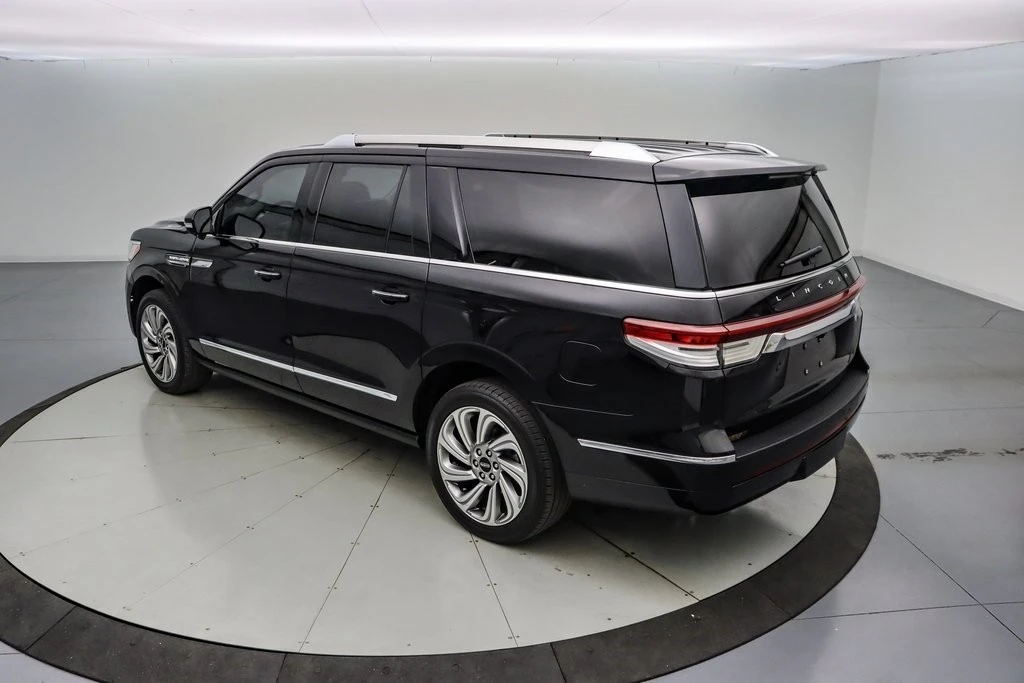 2023 Lincoln Navigator 4th Gen - Image 7 of 21