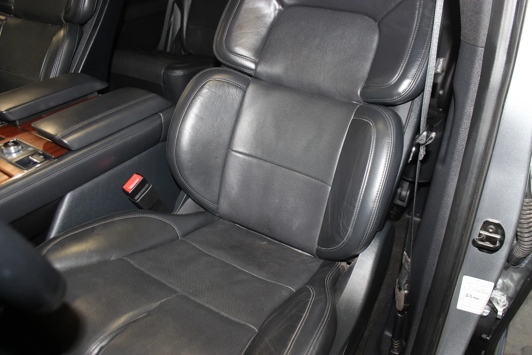 2023 Lincoln Navigator 4th Gen - Image 18 of 21