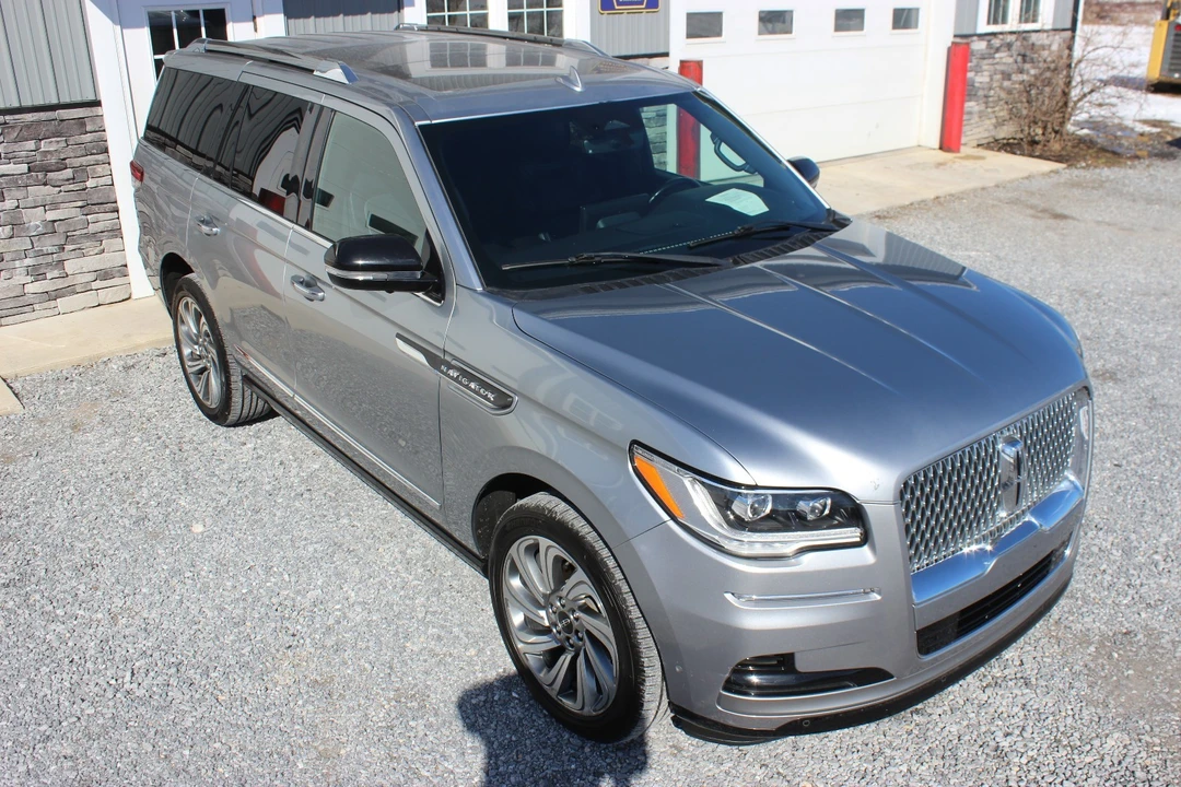 2023 Lincoln Navigator 4th Gen - Image 6 of 21
