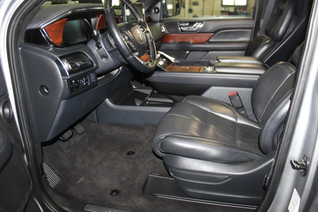 2023 Lincoln Navigator 4th Gen - Image 15 of 21