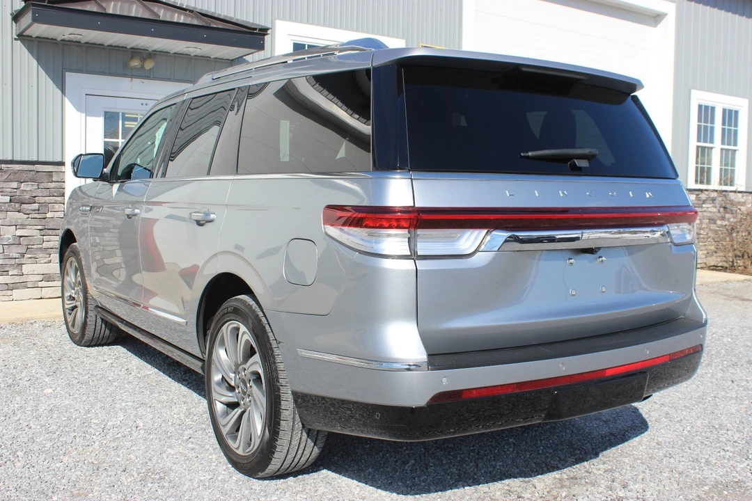 2023 Lincoln Navigator 4th Gen - Image 4 of 21