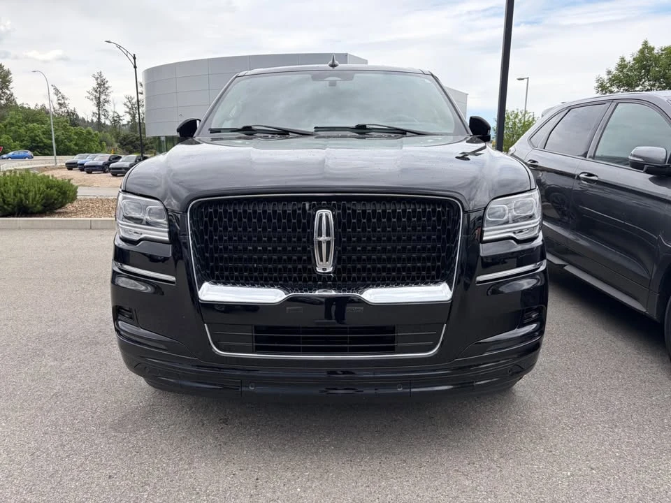 2023 Lincoln Navigator 4th Gen - Image 2 of 14