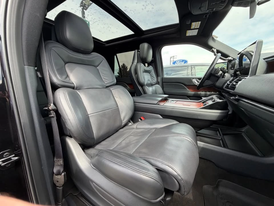 2023 Lincoln Navigator 4th Gen - Image 9 of 14