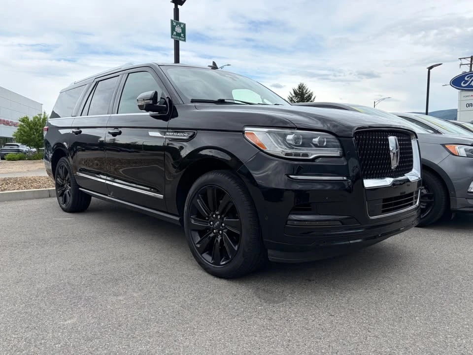 2023 Lincoln Navigator 4th Gen - Image 3 of 14