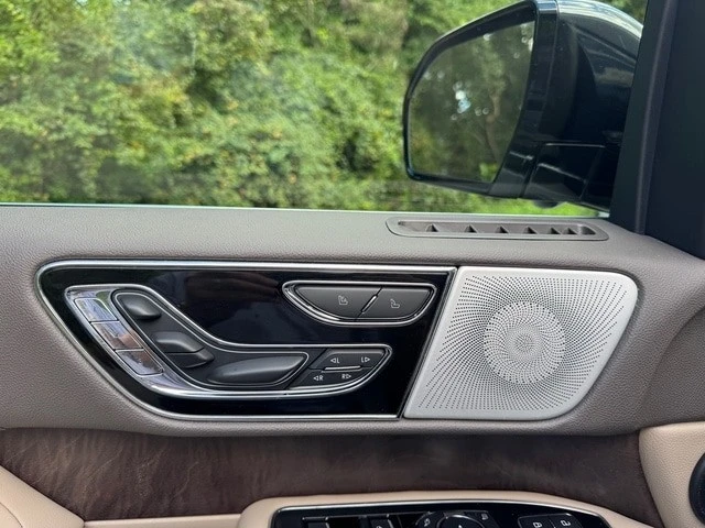 2023 Lincoln Navigator 4th Gen - Image 12 of 12
