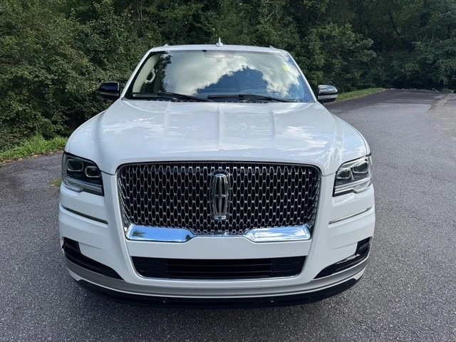 2023 Lincoln Navigator 4th Gen - Image 3 of 12