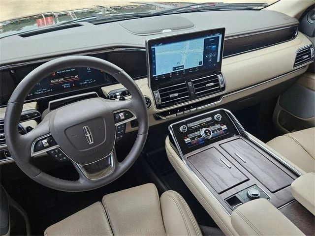 2023 Lincoln Navigator 4th Gen - Image 15 of 20