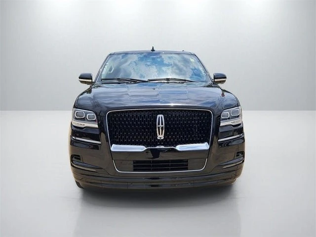 2023 Lincoln Navigator 4th Gen - Image 8 of 20