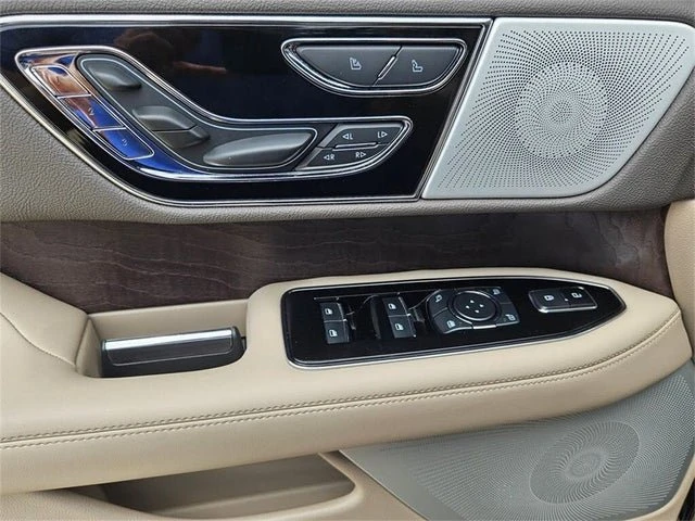 2023 Lincoln Navigator 4th Gen - Image 12 of 20