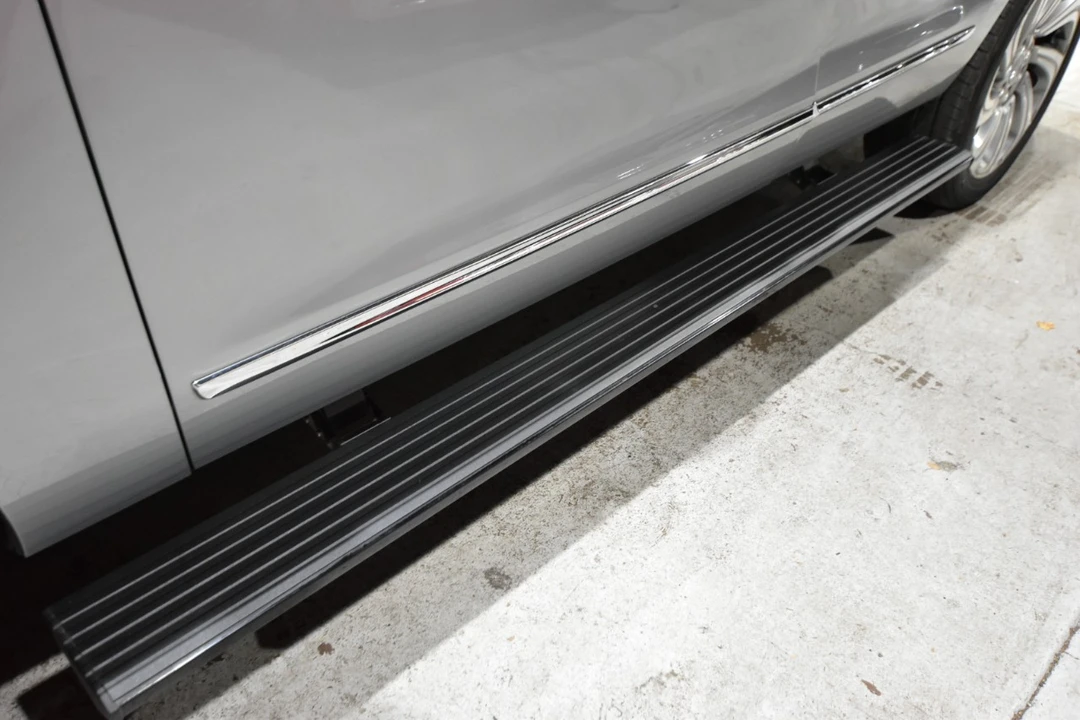 2023 Lincoln Navigator 4th Gen - Image 9 of 21