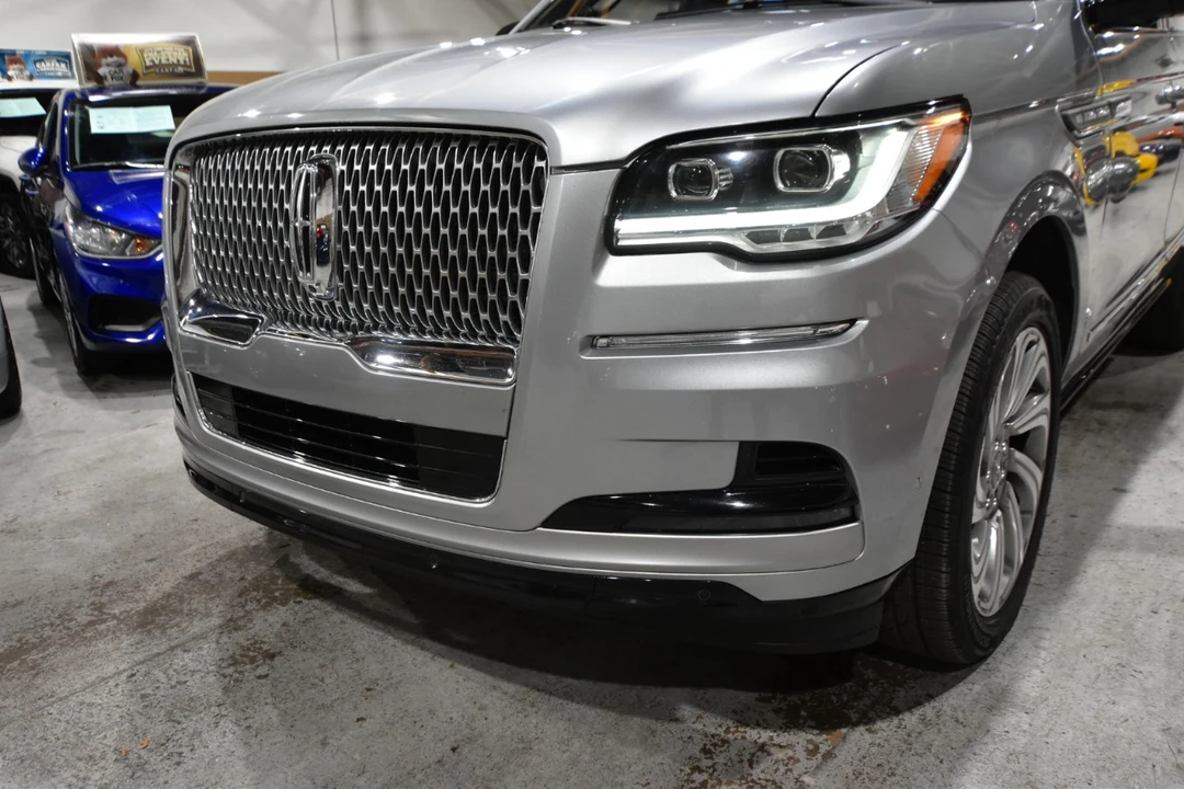 2023 Lincoln Navigator 4th Gen - Image 5 of 21