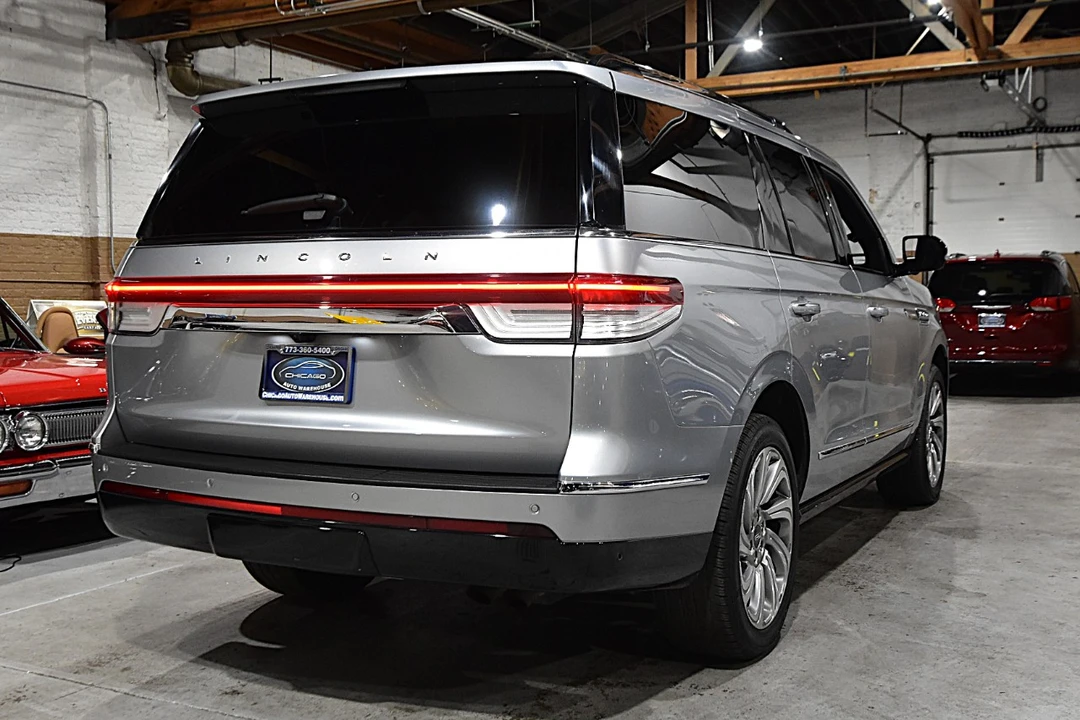 2023 Lincoln Navigator 4th Gen - Image 10 of 21