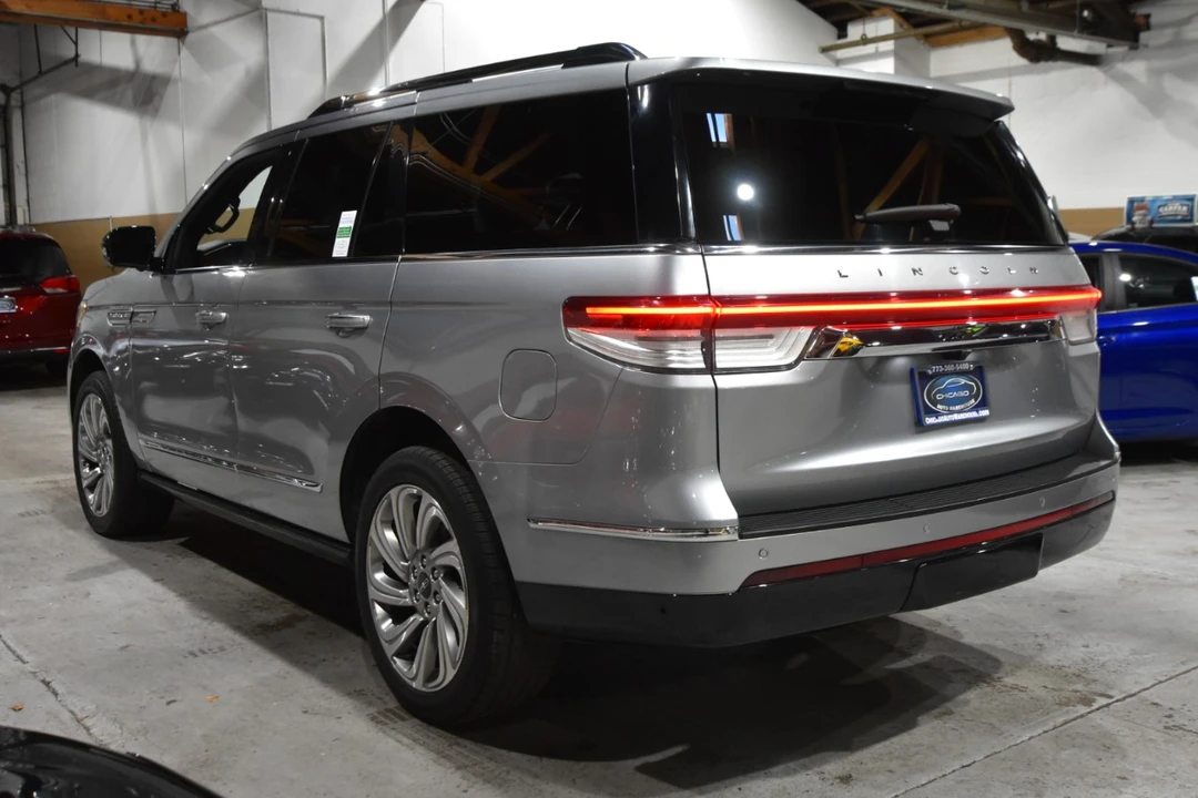 2023 Lincoln Navigator 4th Gen - Image 12 of 21