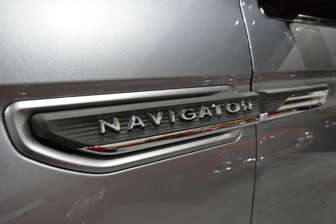 2023 Lincoln Navigator 4th Gen - Image 7 of 21