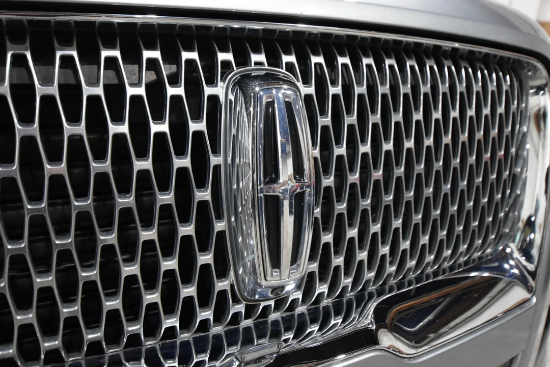 2023 Lincoln Navigator 4th Gen - Image 3 of 21