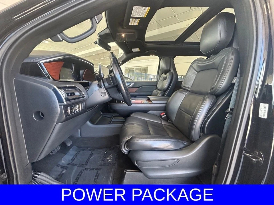 2023 Lincoln Navigator 4th Gen - Image 10 of 12