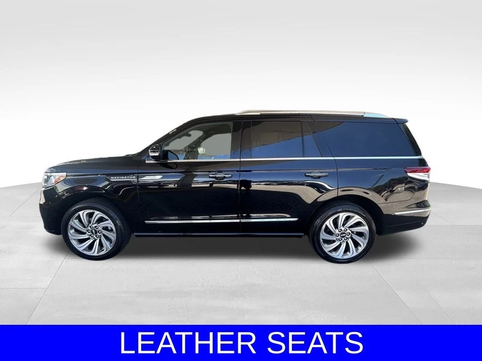 2023 Lincoln Navigator 4th Gen - Image 8 of 12