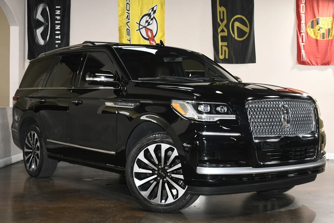 2023 Lincoln Navigator 4th Gen - Image 3 of 12