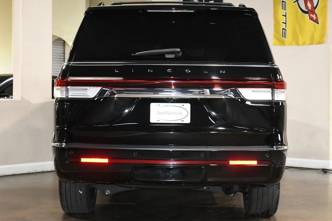 2023 Lincoln Navigator 4th Gen - Image 2 of 12