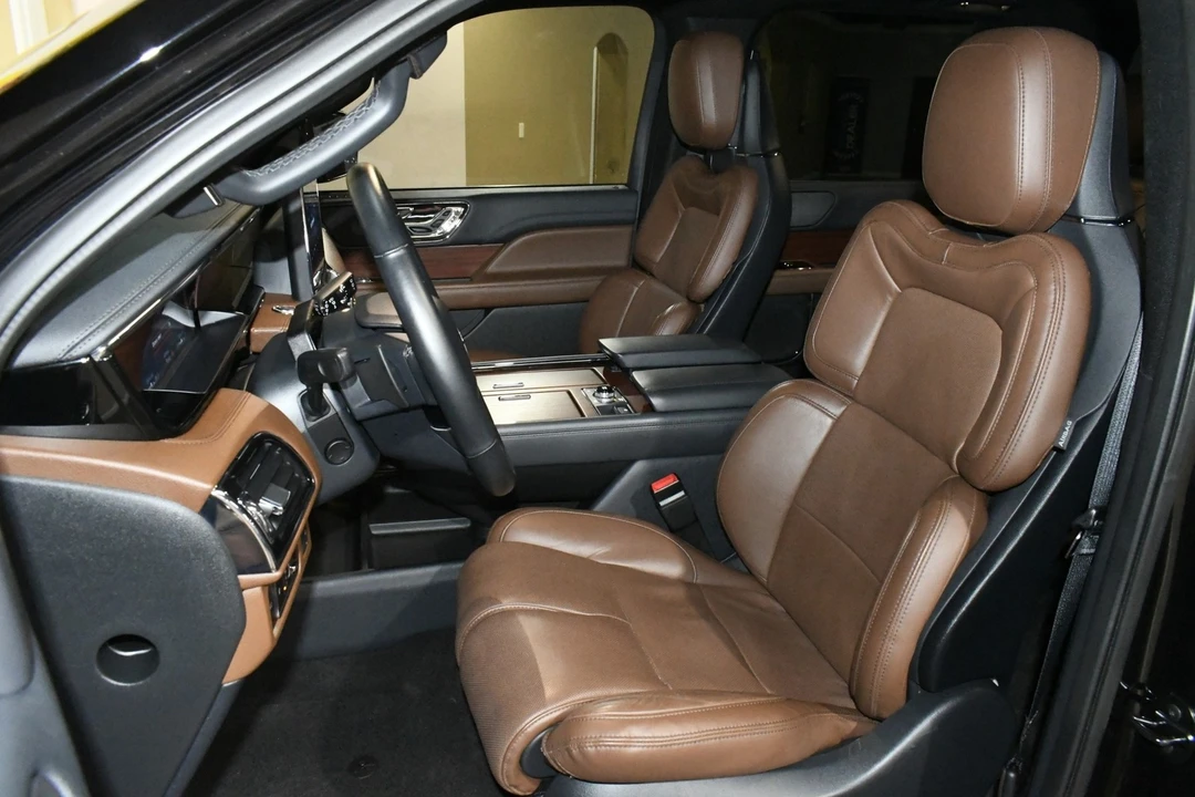 2023 Lincoln Navigator 4th Gen - Image 7 of 12