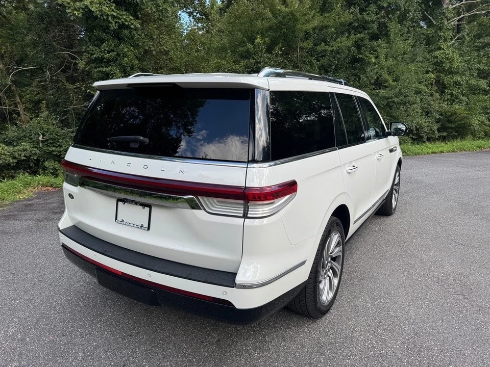 2023 Lincoln Navigator 4th Gen - Image 6 of 21