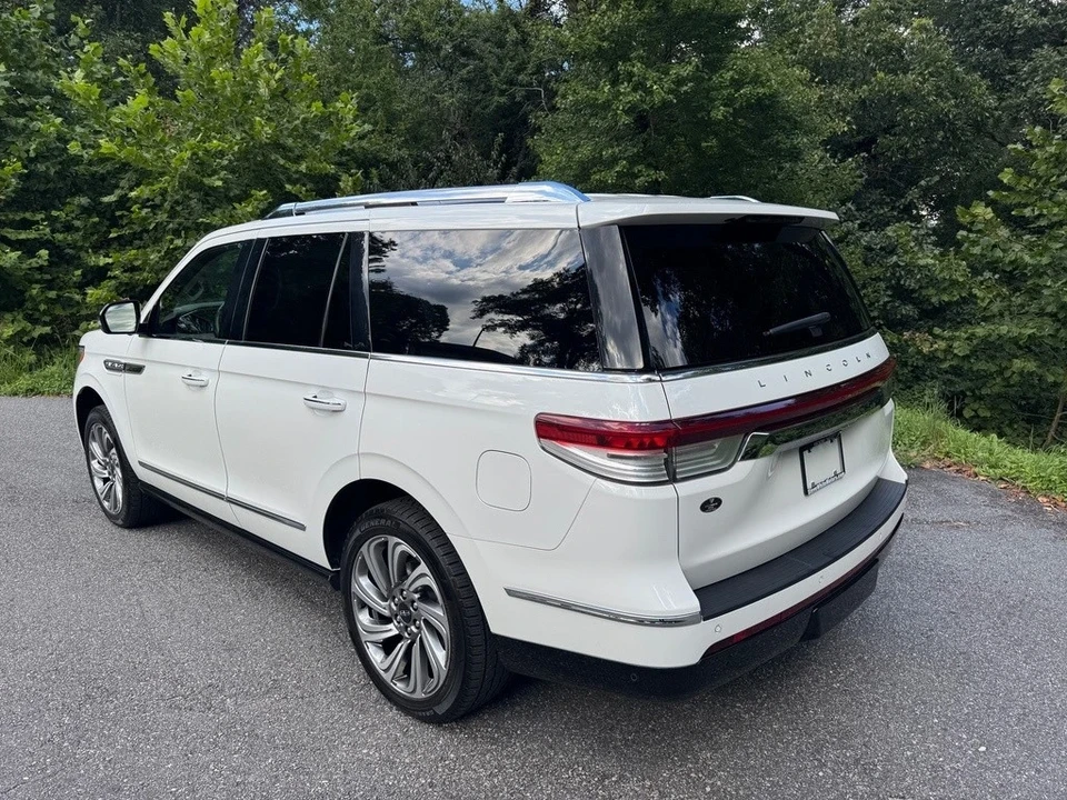 2023 Lincoln Navigator 4th Gen - Image 8 of 21